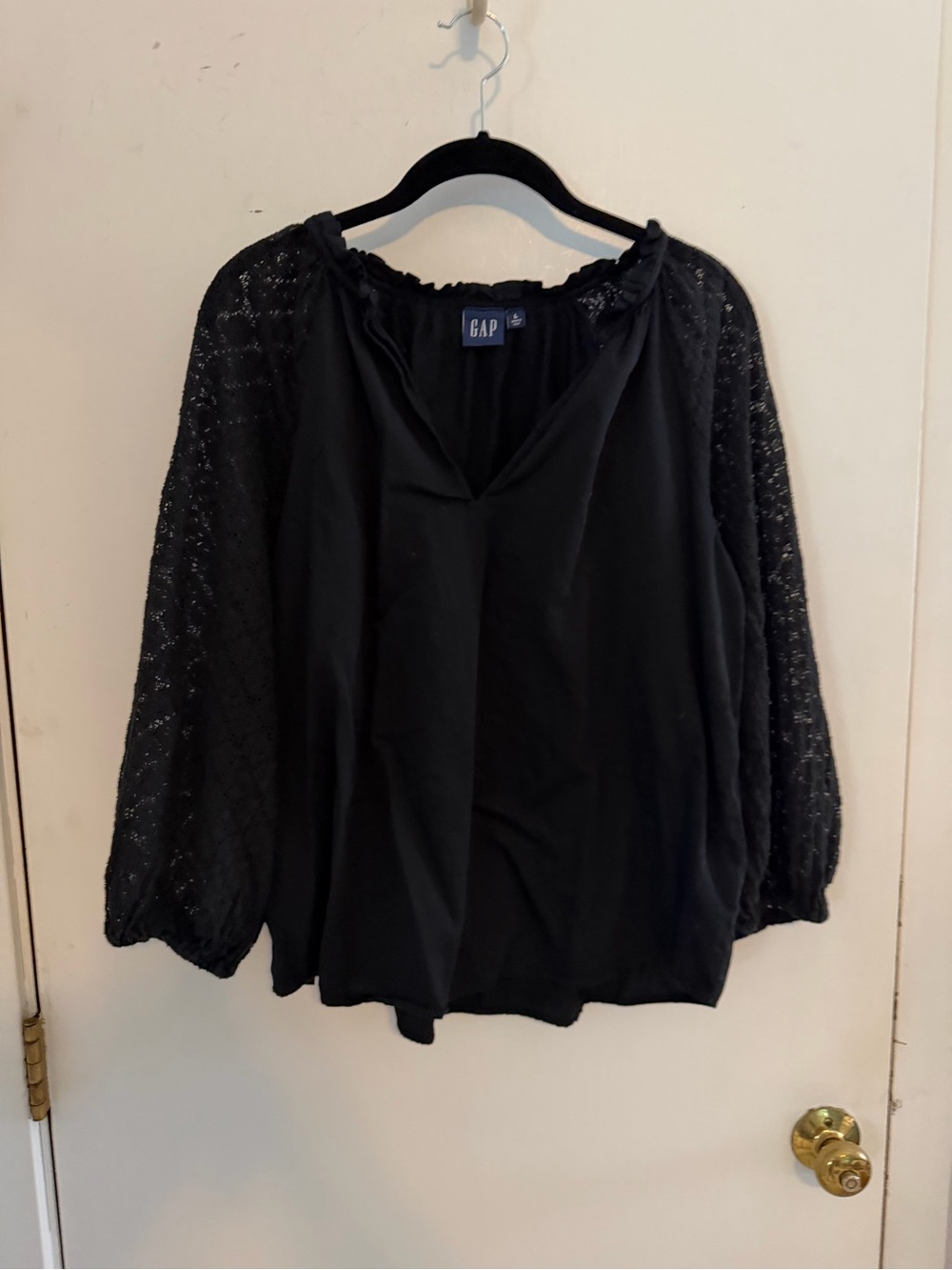 GAP Mixed Media Lace Sleeve Top | Large